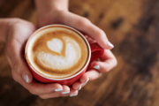 Cuáles son los beneficios de tomar café en ayunas