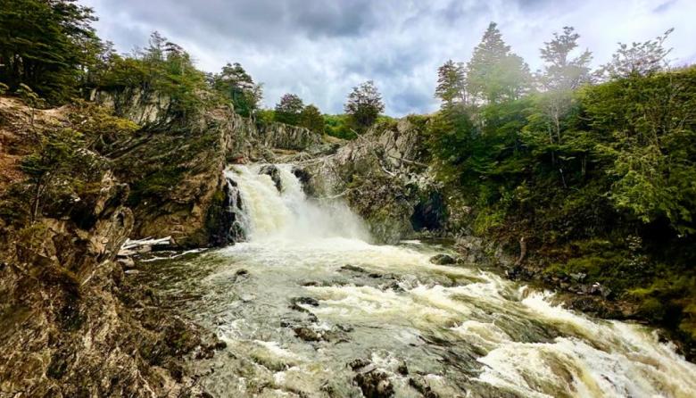 Trekking a la cascada Lasifashaj: naturaleza pura en el fin del mundo