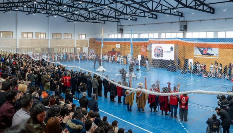 "El futuro de Tierra del Fuego es grande, porque en momentos difíciles como éste sale la fuerza de los fueguinos y fueguinas"