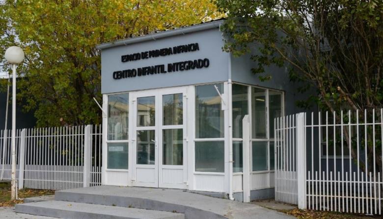Gobernador Melella: "Estamos fortaleciendo las políticas de cuidado y acompañamiento a las familias con una mirada integral"