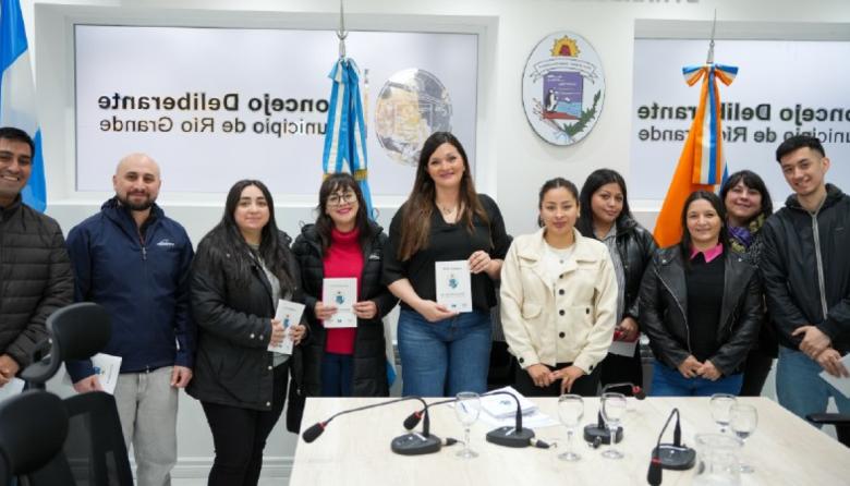 Zamora recibió a alumnos del CENT 35 en el Concejo Deliberante