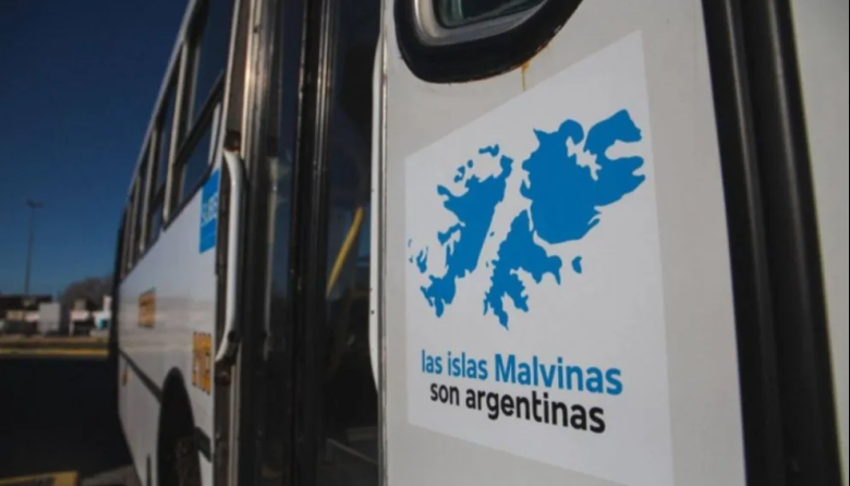 Continúa vigente la obligación de exhibir la leyenda «Las Malvinas son argentinas» en transportes públicos