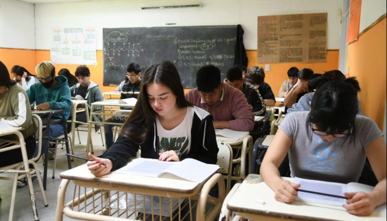 Argentina alcanza un 75% de terminalidad en secundaria, pero queda a mitad de tabla en América Latina
