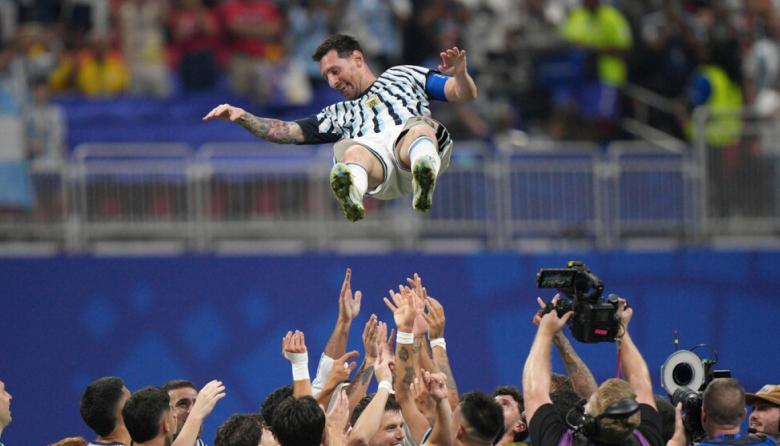Corazón de campeón: la Selección Argentina pasó del 0-2 al 3-2 en 13 minutos y se metió en los cuartos del Mundial