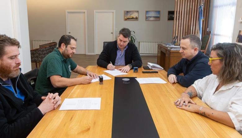Municipio y Sitos acordaron nueva recomposición salarial para los trabajadores de Obras Sanitarias