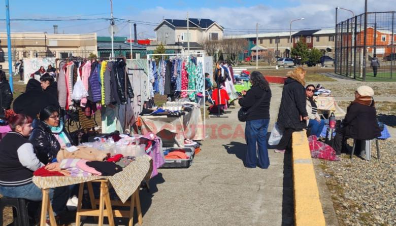 De las ferias a las plazas: más de 45 emprendedores se organizaron para vender al aire libre