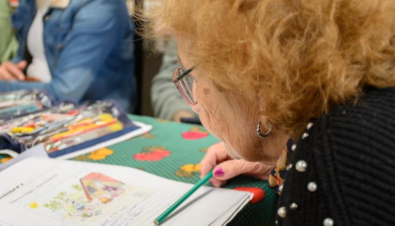 Cerca de 400 personas mayores aprendieron a leer y escribir