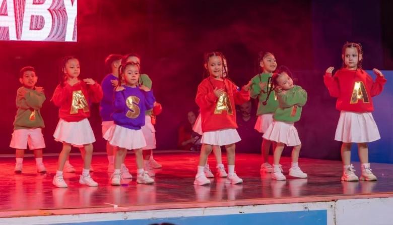 Más de 2.600 bailarines en escena