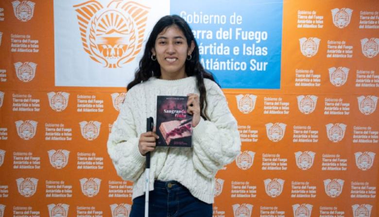 Rocío Ledesma Duré presenta su libro "Sangrando Tinta"