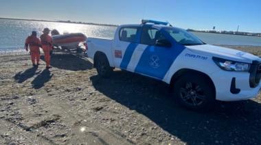 Prefectura rescató a una kayakista en Río Grande