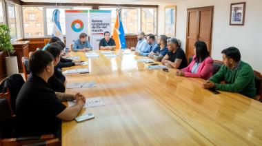 El gobernador Melella se pronunció en defensa de Aerolíneas Argentinas