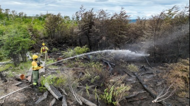 El incendio permanece controlado