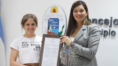Daniela Bayerque reconocida por el Concejo