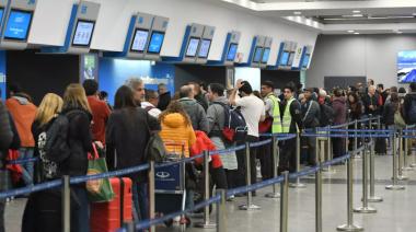 Alerta por un paro de pilotos en la previa del fin de semana largo