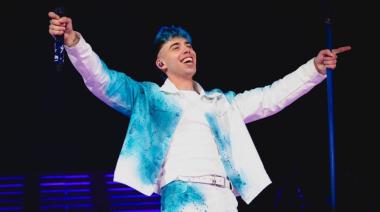 Luck Ra en el Encendido del Arbolito