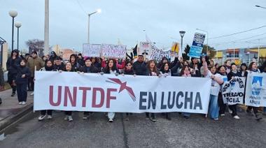 Multitudinaria Marcha Federal Universitaria en Tierra del Fuego