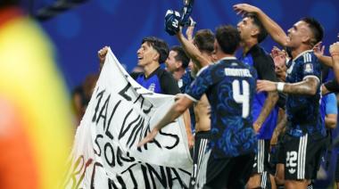Con Malvinas en la cancha y "un minuto de silencio a Inglaterra que está muerto": el festejo de la Selección tras bajar a Inglaterra