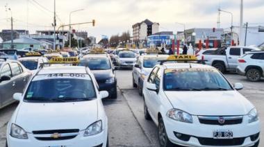 Taxis en crisis: advierten que las aplicaciones se quedan con hasta el 60% de los viajes
