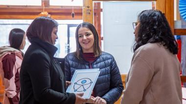 El gobierno acompañó la entrega de nueva cartelería con el símbolo internacional de accesibilidad