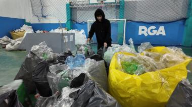 Reciclá y Ganá: Los estudiantes recolectaron más de 4.000 kilos de botellas PET en la primera jornada