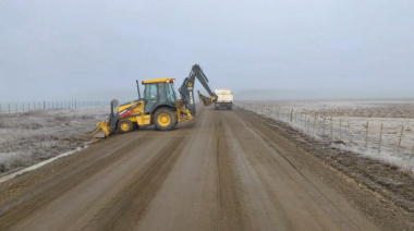 Vialidad Provincial trabaja en la Ruta 7 y solicita cuidado mutuo de los caminos