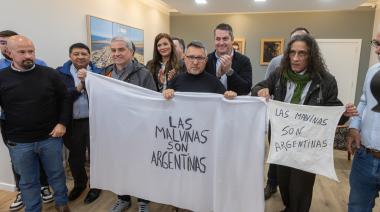 Concejales acompañaron la presentación judicial para frenar la explotación petrolera en Malvinas