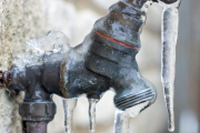 Medidas de prevención para proteger las cañerías del congelamiento en Río Grande