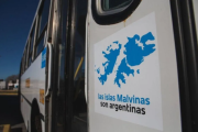 Continúa vigente la obligación de exhibir la leyenda «Las Malvinas son argentinas» en transportes públicos