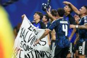 Con Malvinas en la cancha y "un minuto de silencio a Inglaterra que está muerto": el festejo de la Selección tras bajar a Inglaterra