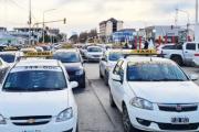 Taxis en crisis: advierten que las aplicaciones se quedan con hasta el 60% de los viajes