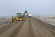 Vialidad Provincial trabaja en la Ruta 7 y solicita cuidado mutuo de los caminos