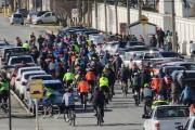 El último adiós a Mariano Coronel: una multitud de ciclistas lo acompañó hasta el cementerio