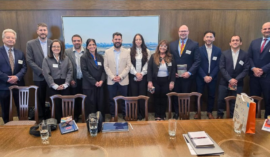 Tierra del Fuego participó de una reunión estratégica con autoridades de Alberta en Canadá